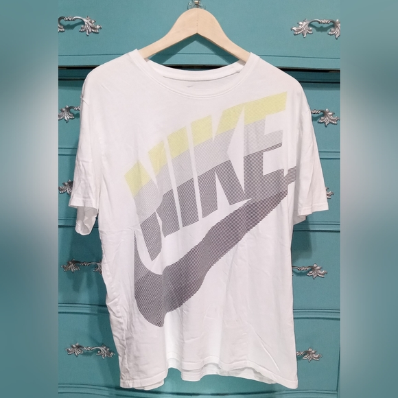 Nike t-shirt - Picture 1 of 2